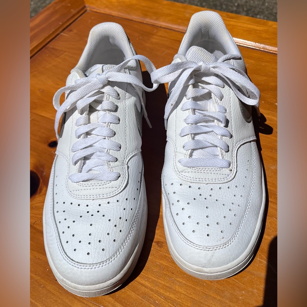NIKE Women’s Tennis Shoes Court Vision Size 10 EUC